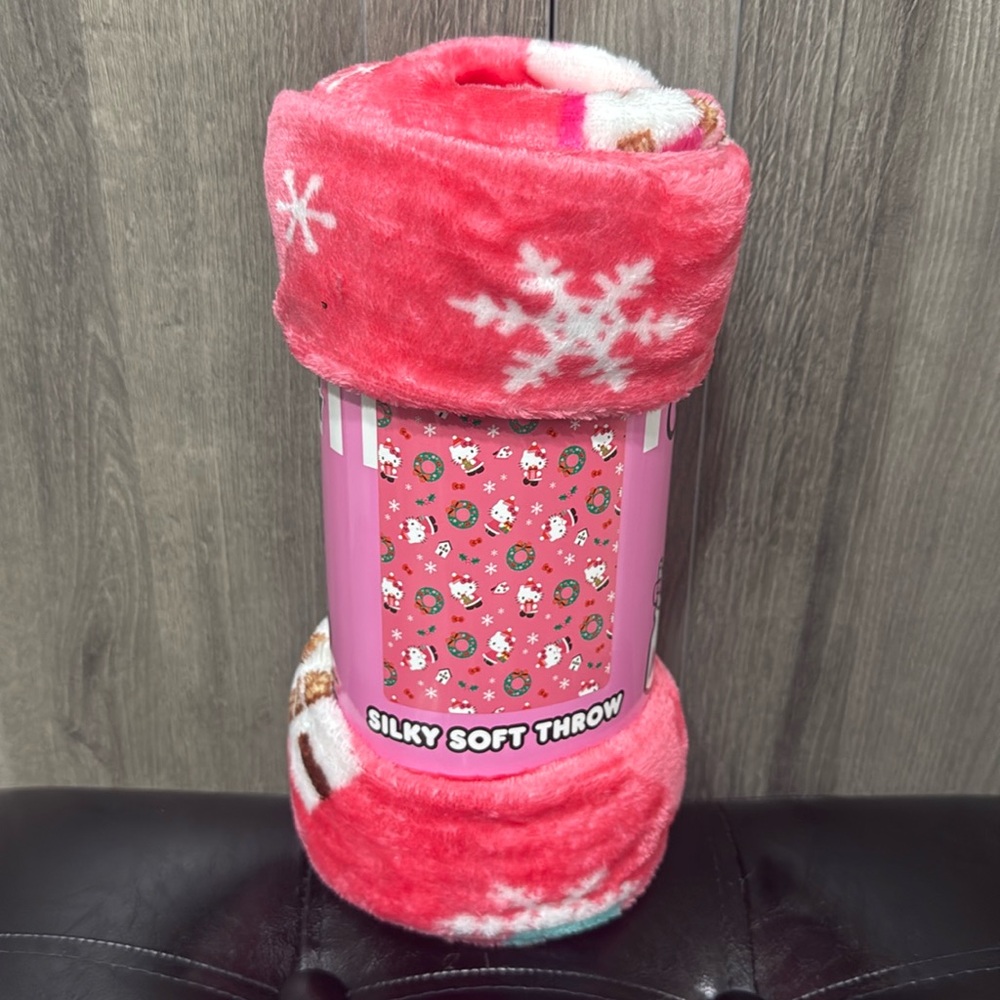New Hello Kitty Christmas Festive Kitty 60" x 46" Silky Soft Throw Plush Blanket